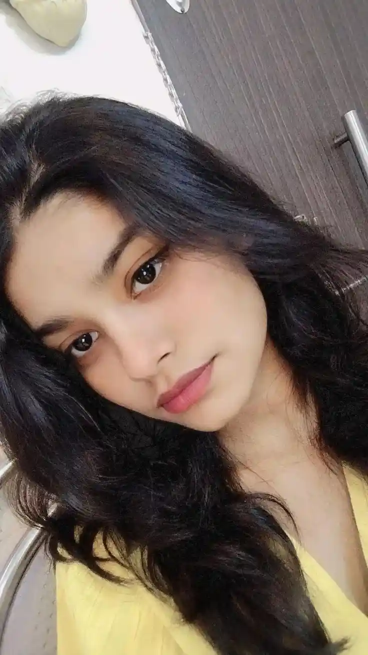 Attitude Girl Dp Image