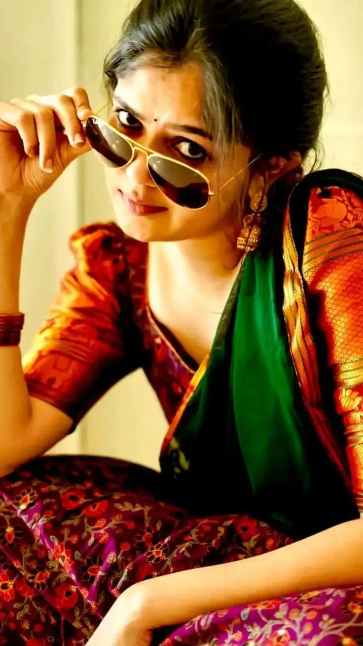 Attitude Girl Dp for Whatsapp