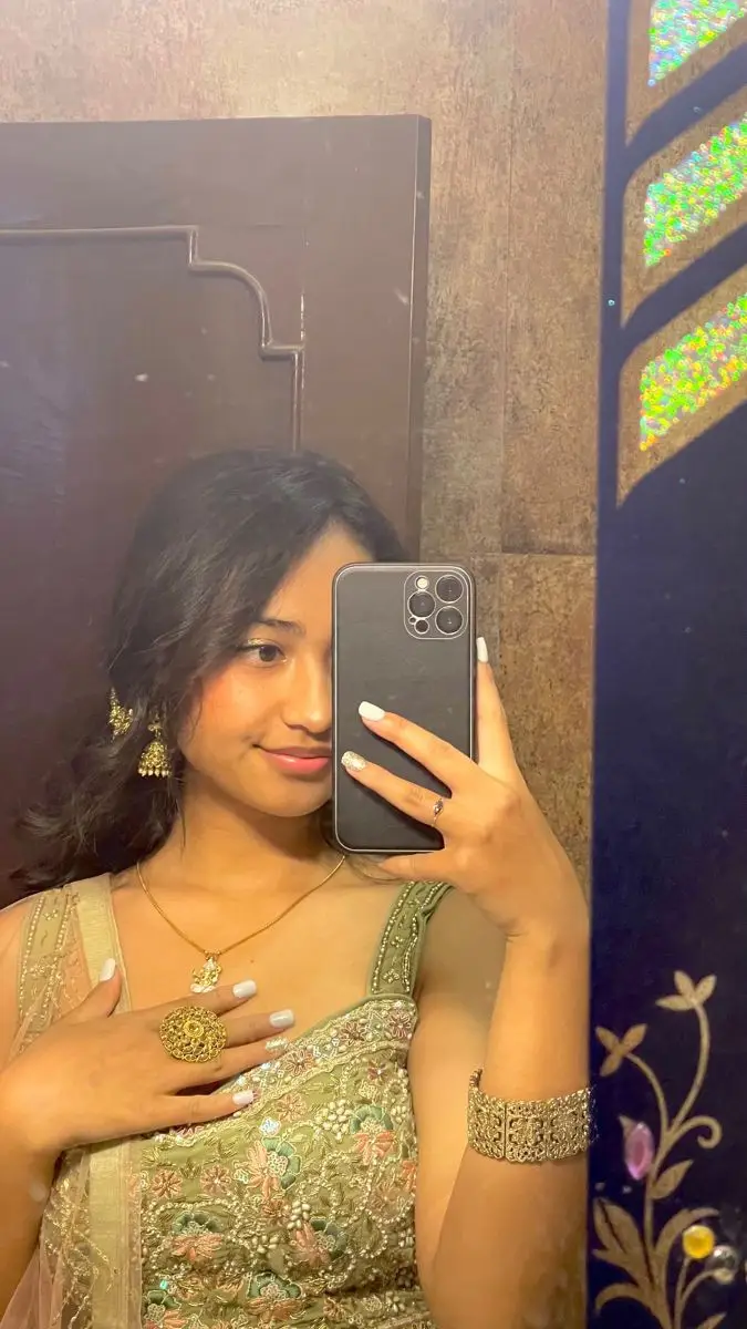 Attitude Girl WhatsApp Dp