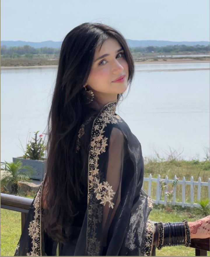 Beautiful Cute Girl Pic