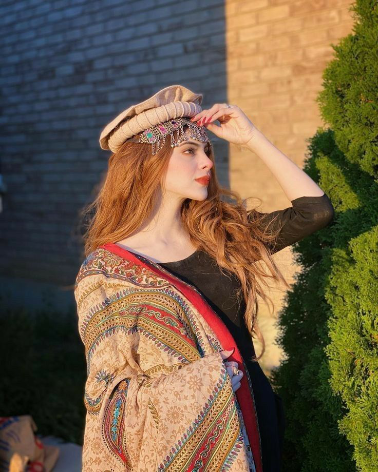 Cute Simple Girl Photo