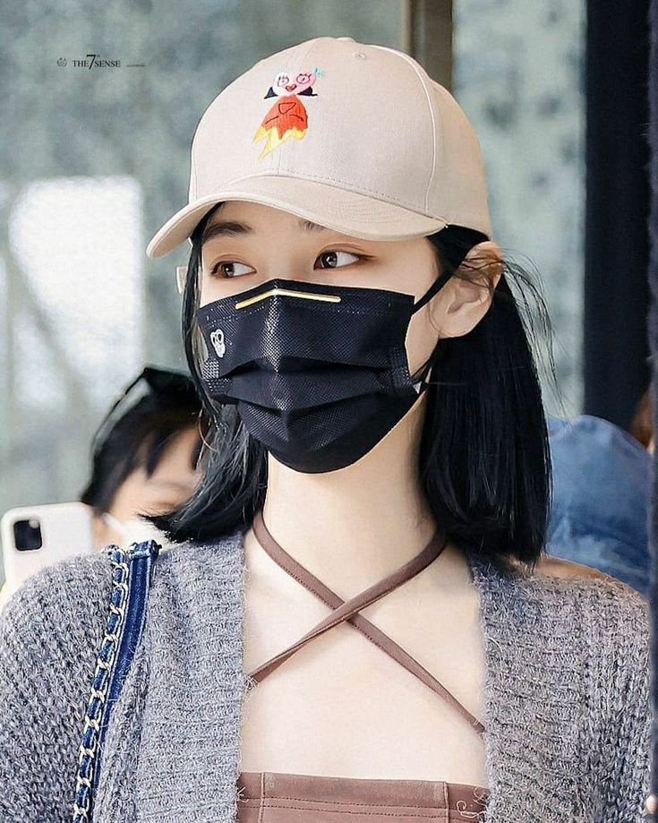 Girl in Mask Pics Girl in Mask Pics