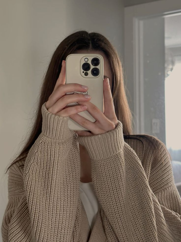 Girls Mirror Selfie Picture Girls Mirror Selfie Picture