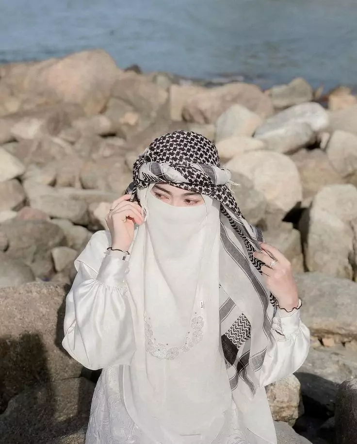 Hijab Girl Hide Face Pic