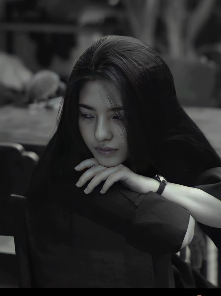 Instagram Alone Girl DP Instagram Alone Girl DP