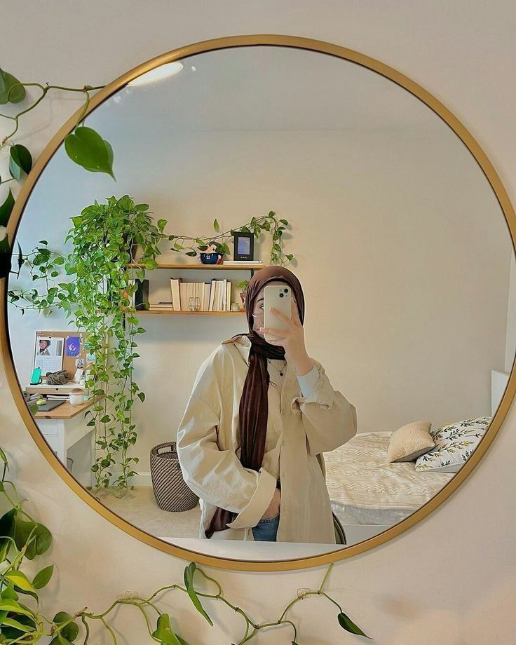 Instagram Hidden Face Mirror Selfies Instagram Hidden Face Mirror Selfies