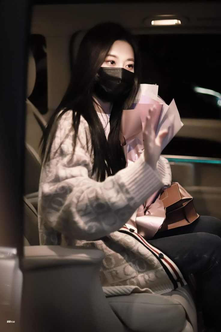 Mask Girl image Mask Girl image