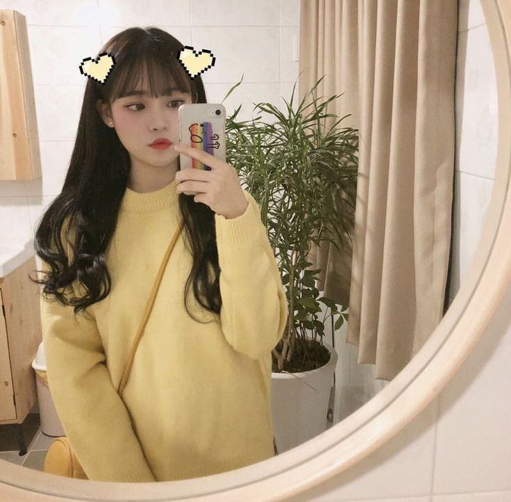 Mirror Selfie Girl Dp for Whatsapp Mirror Selfie Girl Dp for Whatsapp