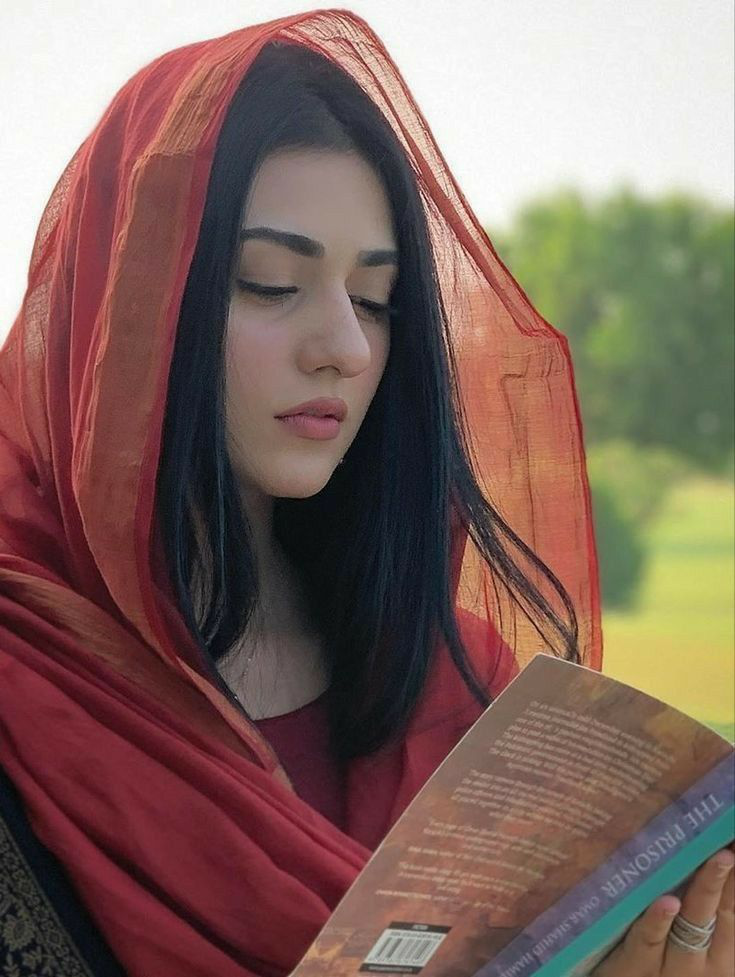 Most Beautiful Cute Girl Photo