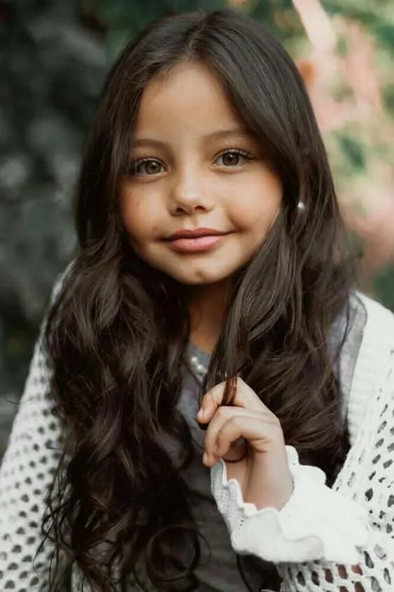 Simple Cute Baby Girl Image