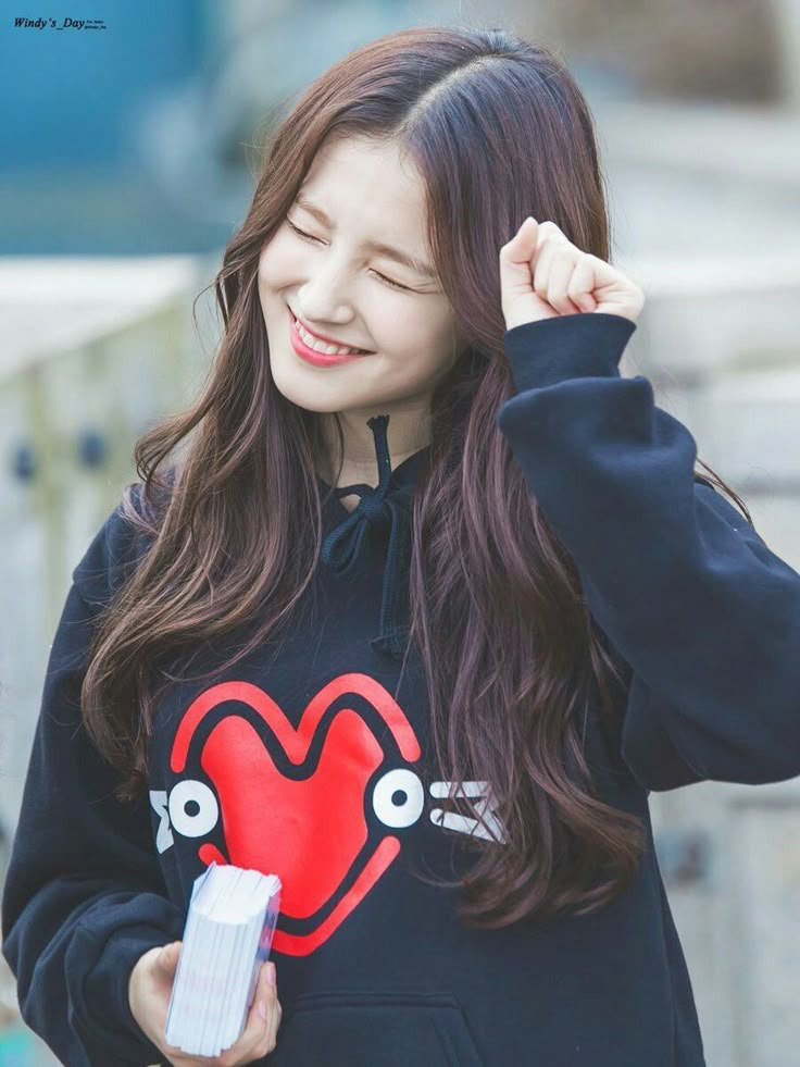 Simple Cute Girl Pic