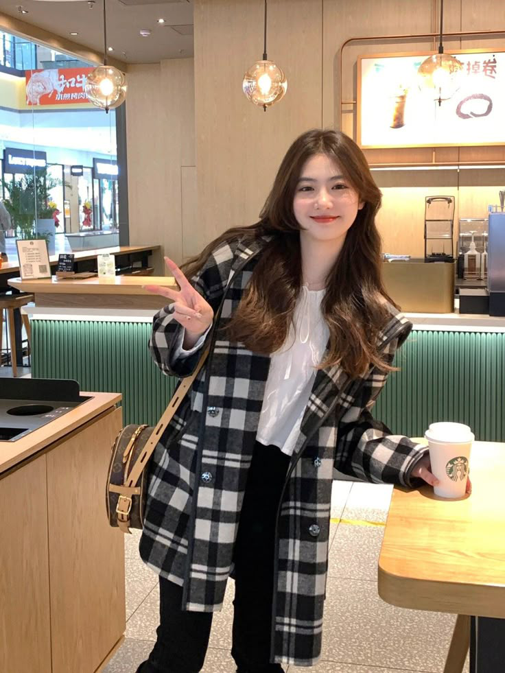 Stylish Instagram Dp For Girls