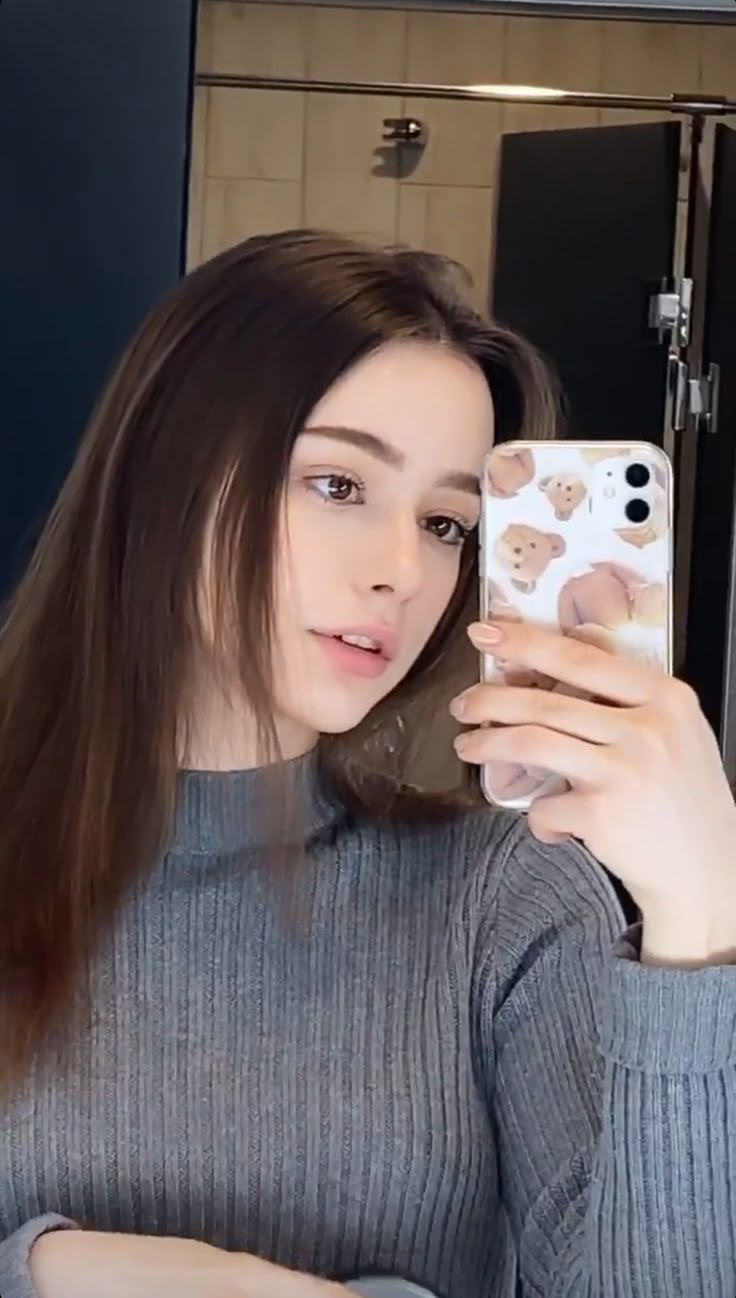 Stylish Mirror Selfie Dp Stylish Mirror Selfie Dp