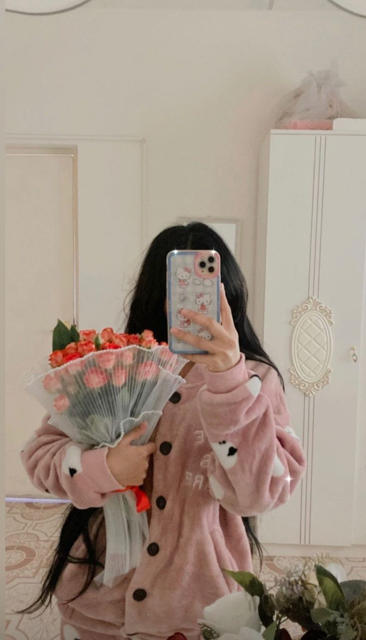 Stylish Mirror Selfie Dp for Girls Stylish Mirror Selfie Dp for Girls