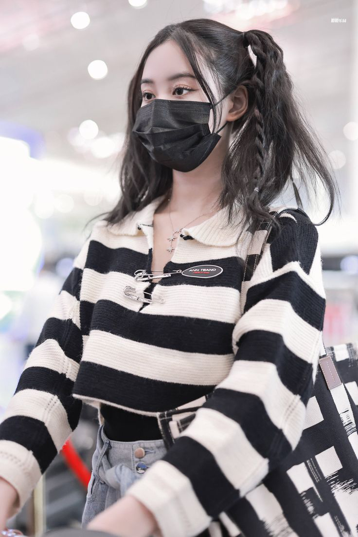 attractive mask girl dp attractive mask girl dp