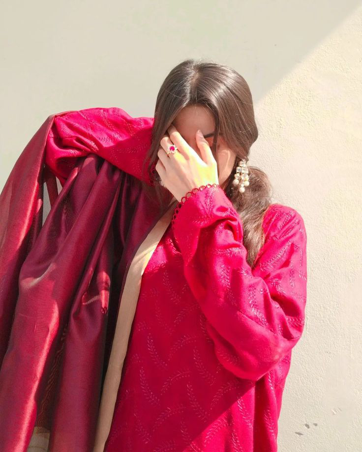 girls hidden face dp