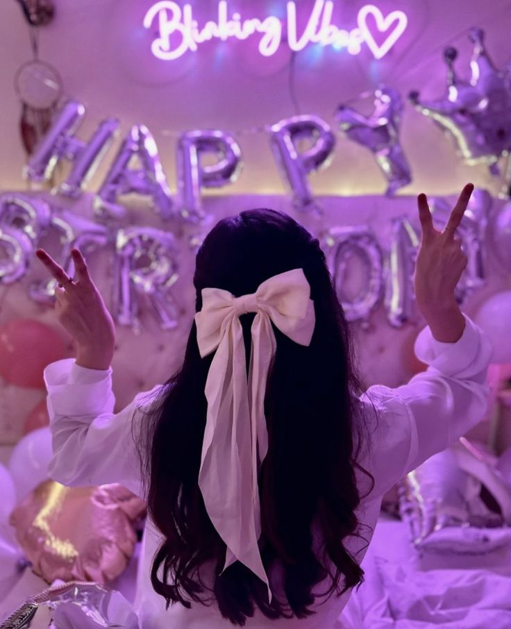 lovely hidden face dp for girls