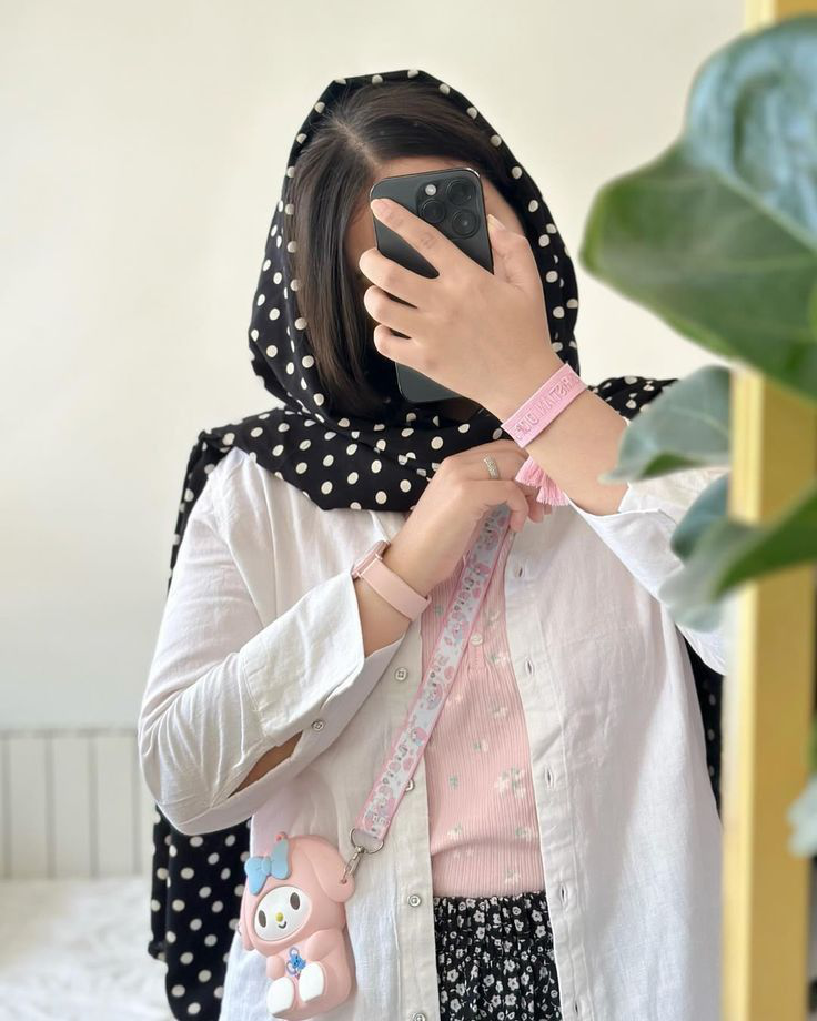 smile hidden face dp for girls