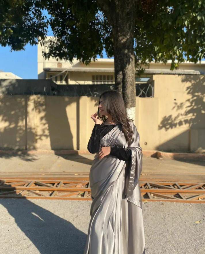 stylish girl in saree