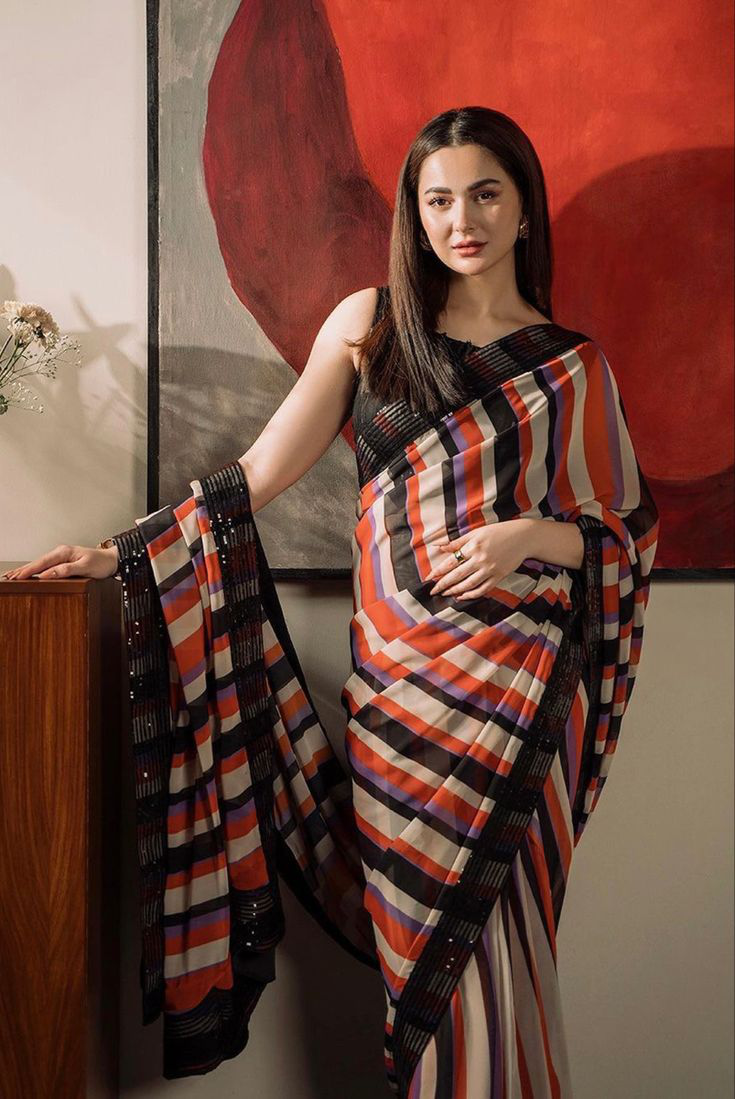 trendy saree girl dpz