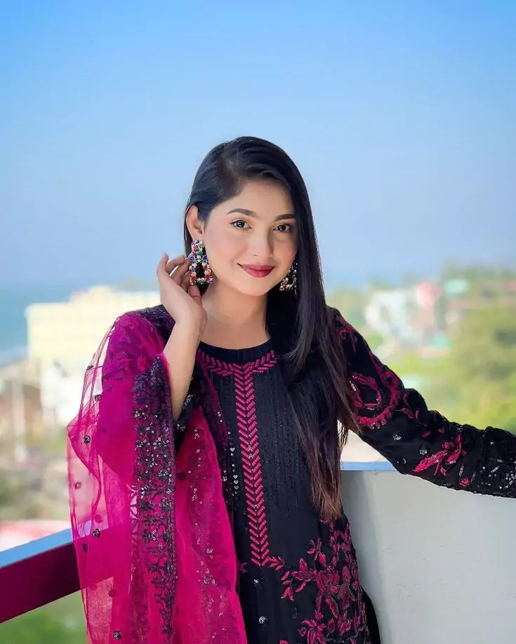 Pretty Girl Profile Girl Pic