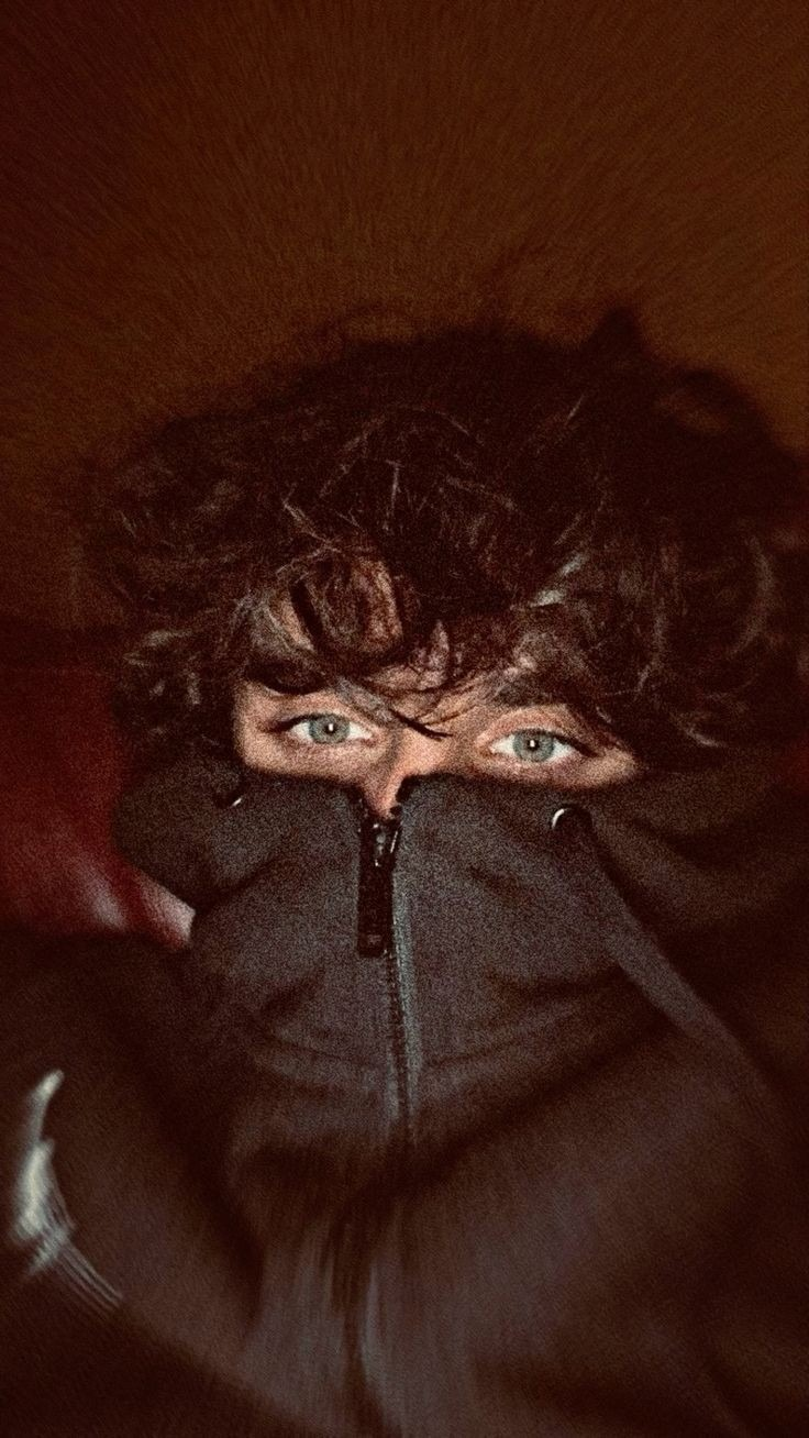 Aesthetic blur boy pic Aesthetic blur boy pic