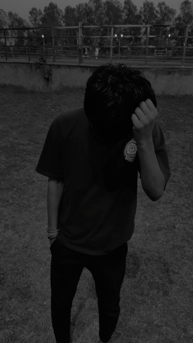 Blurry boy aesthetic blurred face Blurry boy aesthetic blurred face